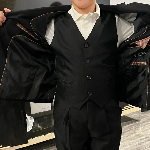 elegant suit for boys